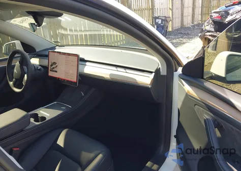 2024 Tesla Model Y Long Range Dual Motor All-Wheel Drive из США, поврежденный, VIN 7SAYGDEE0RA271052